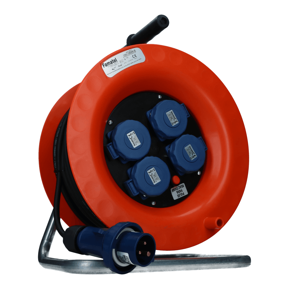 CEE haspel 3 polig naar 4xSchuko IP67 50meter