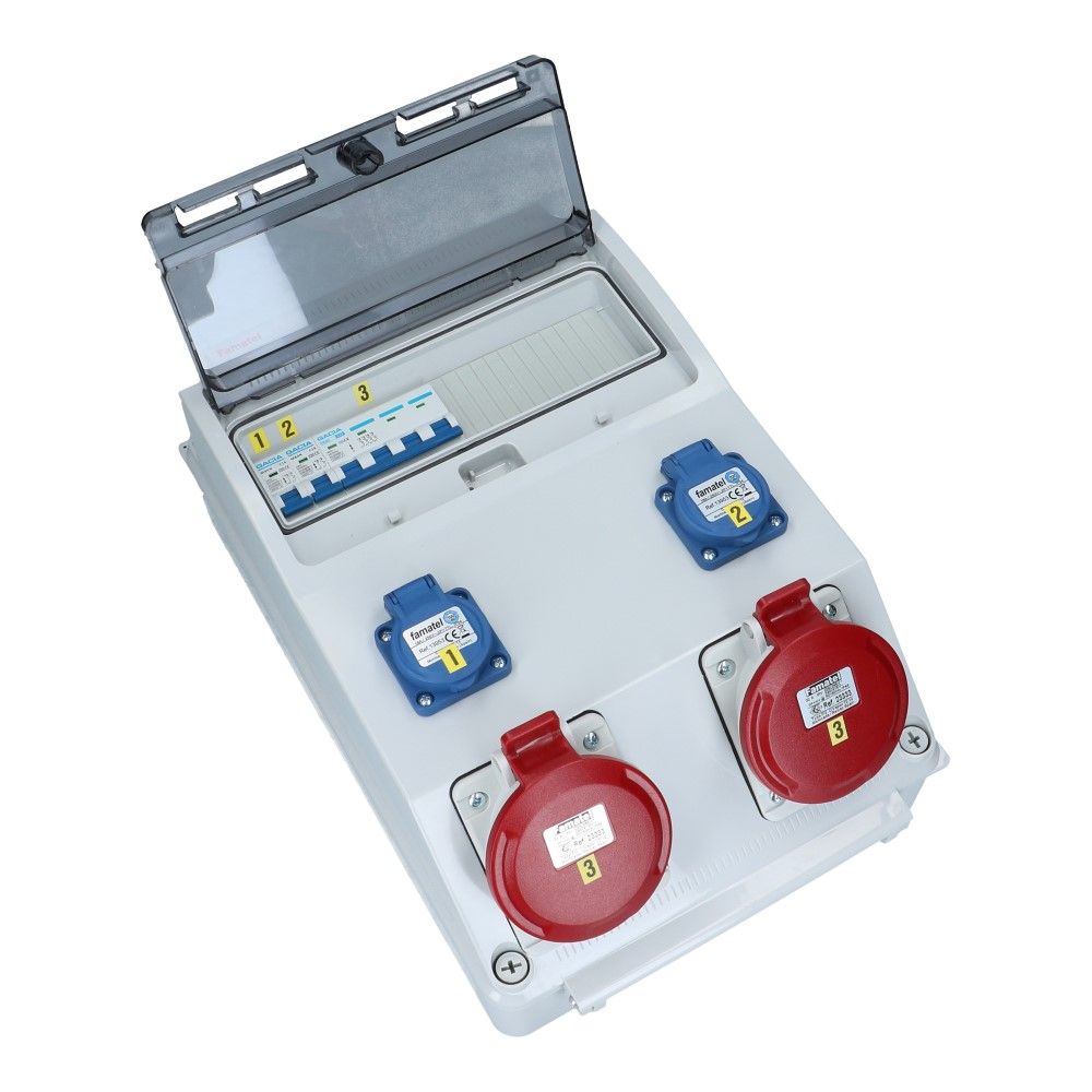 Wandverdeelkast IP44 beveiligd: 2x CEE 32A 5p per 2 - 2x schuko