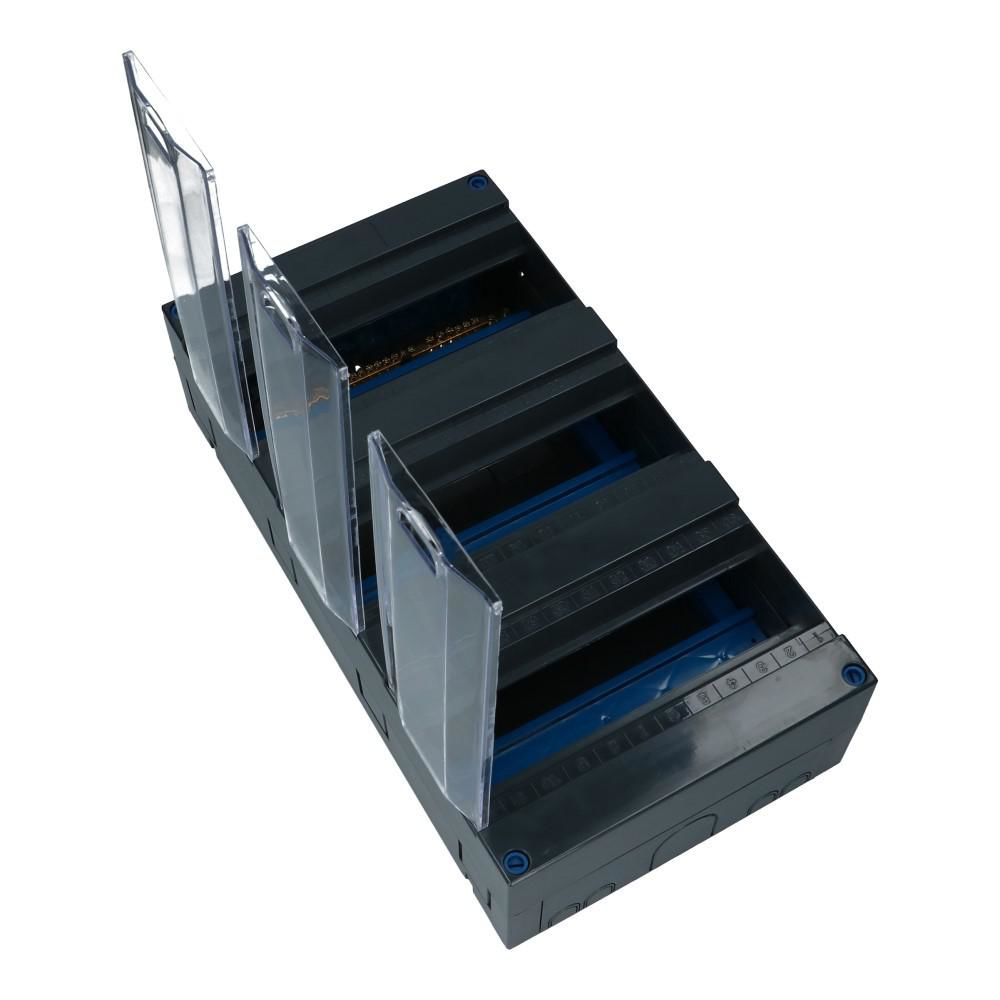 Bovenaanzicht lege groepenkast 3x12 modules koppelbaar met kleppen open