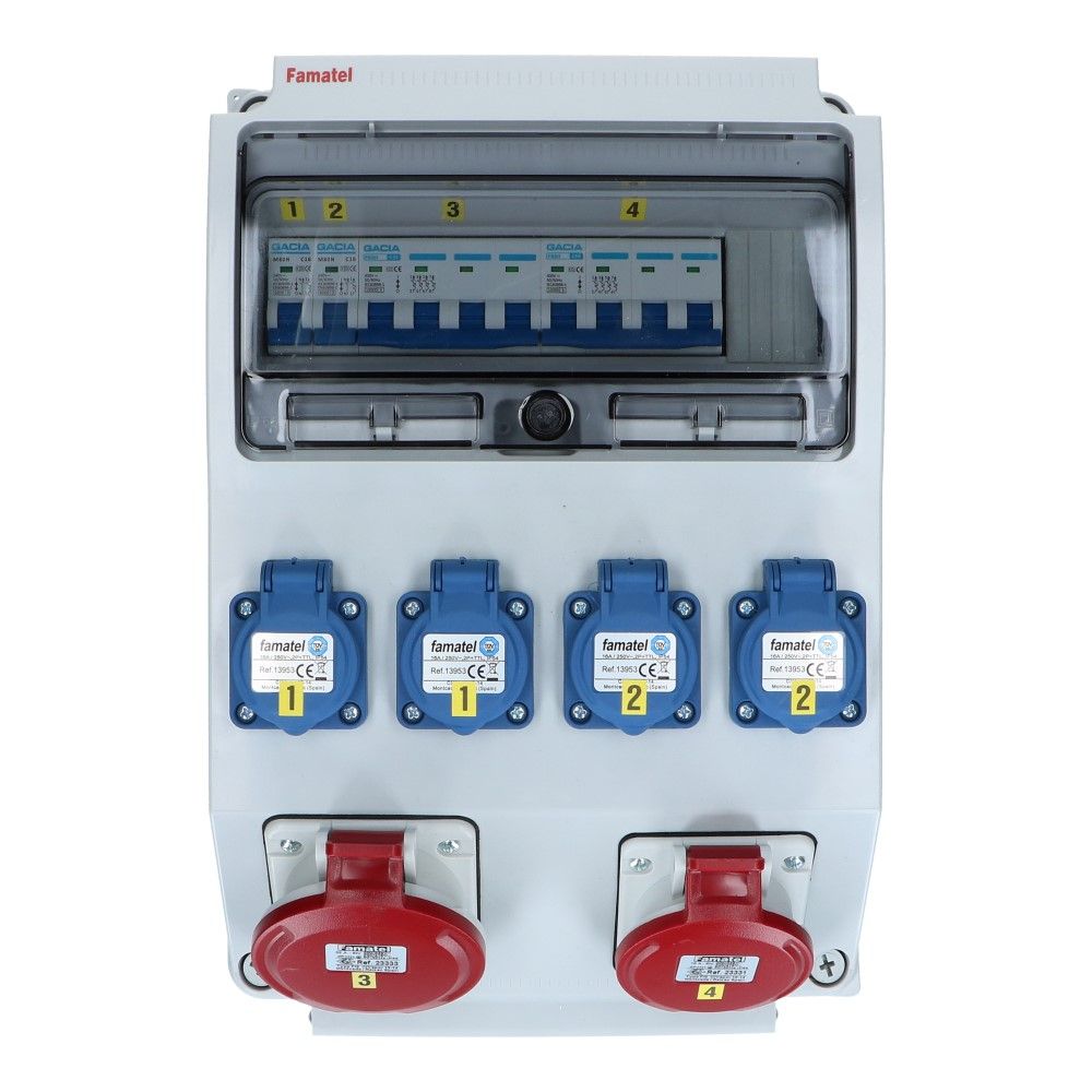 Wandverdeelkast IP44 beveiligd: 1x CEE 32A 5p 1x16A 5p 4x schuko per 2