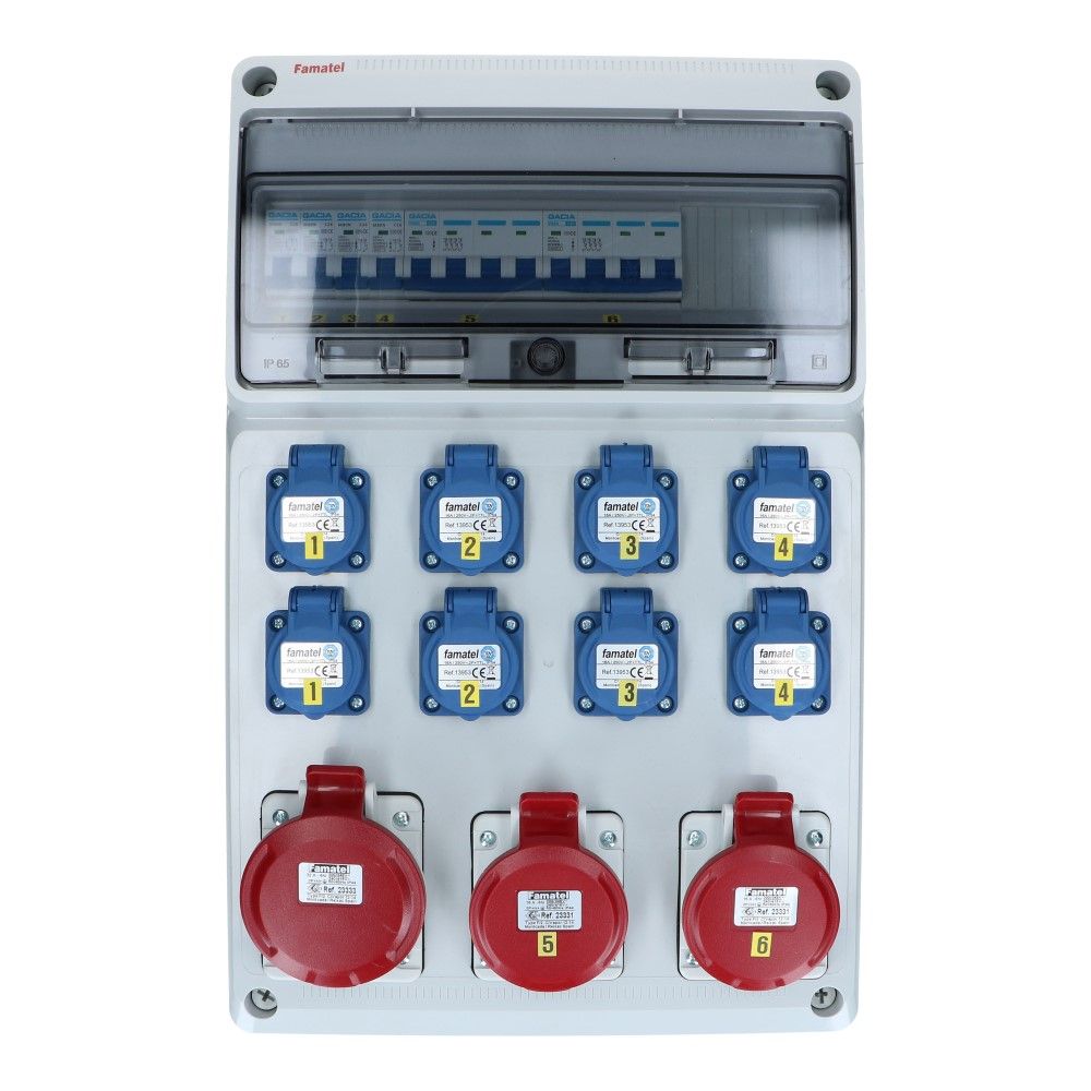 Wandverdeelkast IP44 1x CEE 32A 5p beveiligd: 2x16A 5p 8x schuko per 2