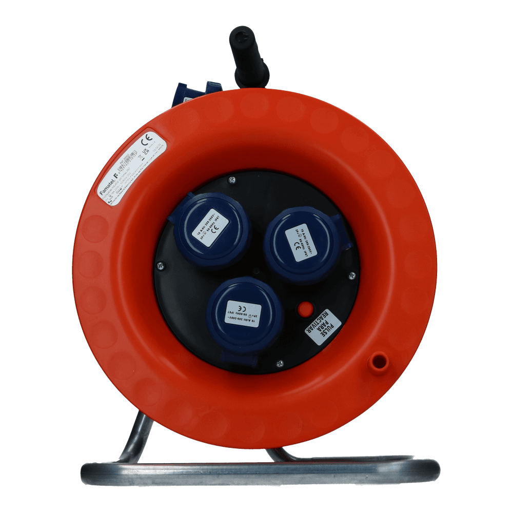 CEE haspel 3 polig naar 3xCEE 1p+n+e 16A IP67 30 meter