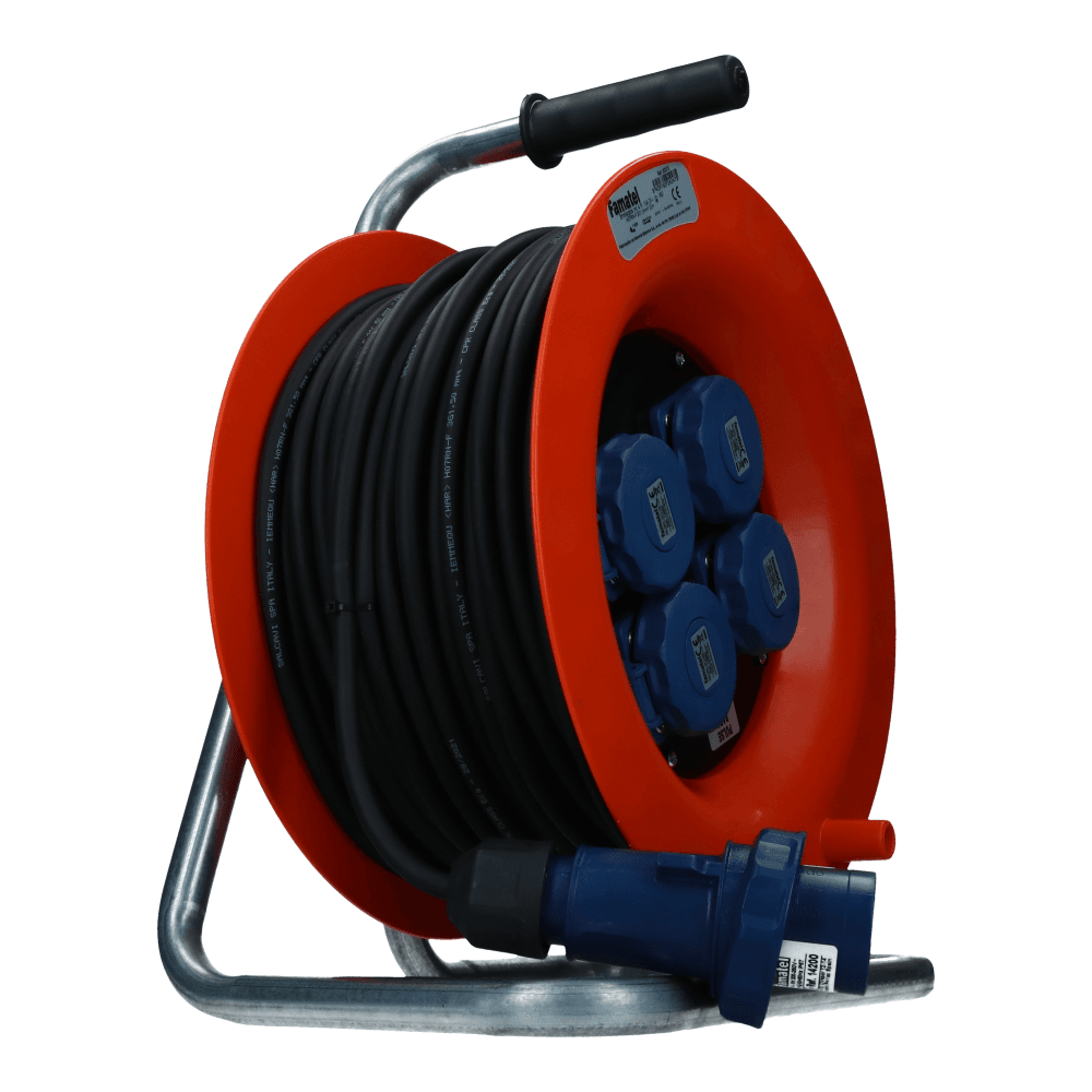 CEE haspel 3 polig naar 4xSchuko IP67 50meter