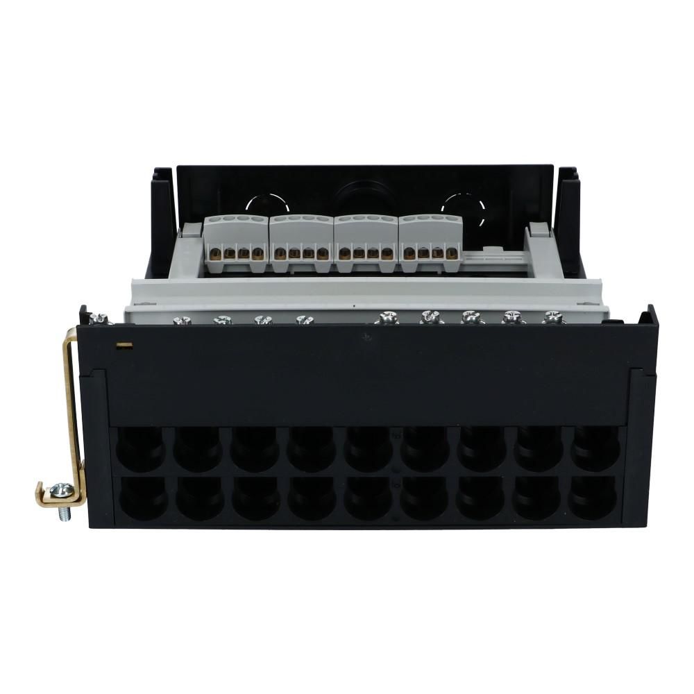 Ledige groepenkast 1x12 modules met verhoogd met buisinvoer