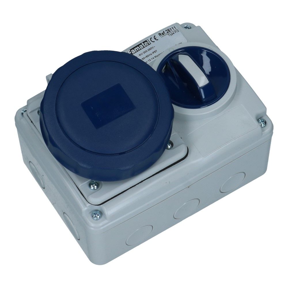 CEE schakel female 3 polig 6H 32A IP67 opbouw wcd 220-240VAC