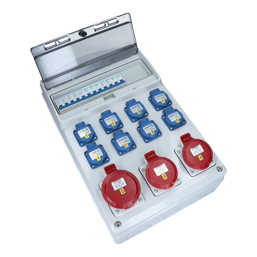 Wandverdeelkast IP44 beveiligd: 1x CEE 32A 5p 2x16A 5p 8x schuko per 2