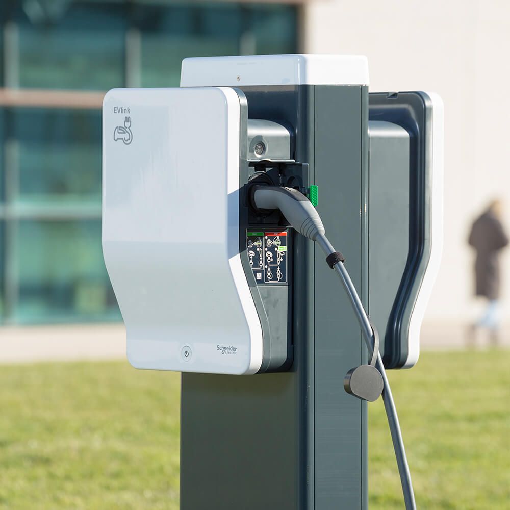 EVlink EV oplaadpunt Type 2 contactdoos 1 fase 7.4kW wandmontage met 2x sleutel