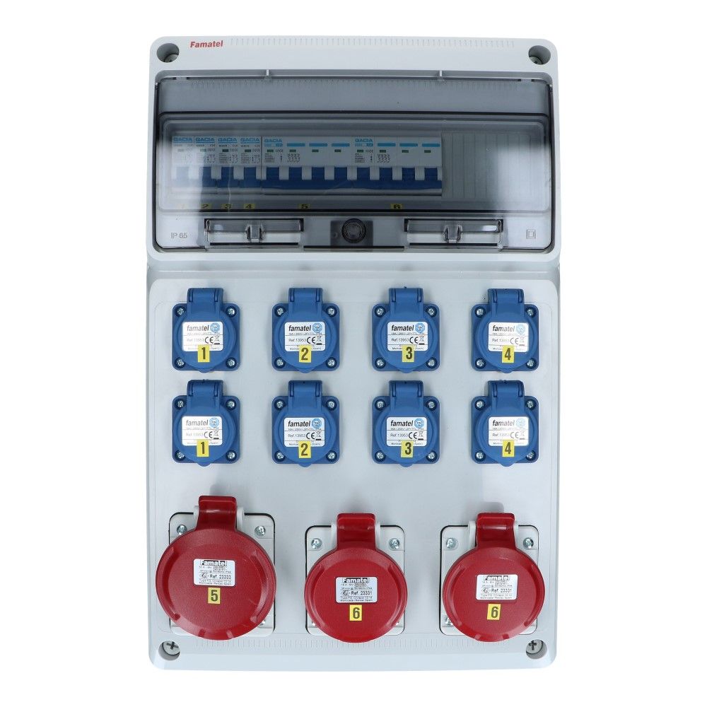 Wandverdeelkast IP44 beveiligd: 1x CEE 32A 5p 2x16A 5p 8x schuko per 2